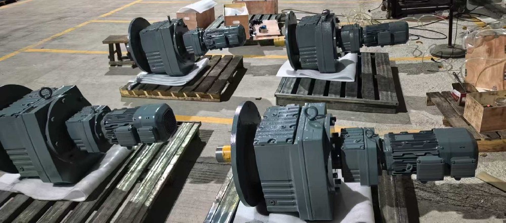 硬齿面减速机选型，蜗轮减速箱自锁扭矩，公转自转减速机速比