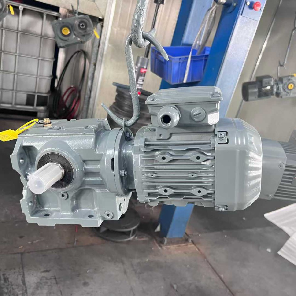 切管机AB142伺服减速机 螺旋混合机减速箱X9385