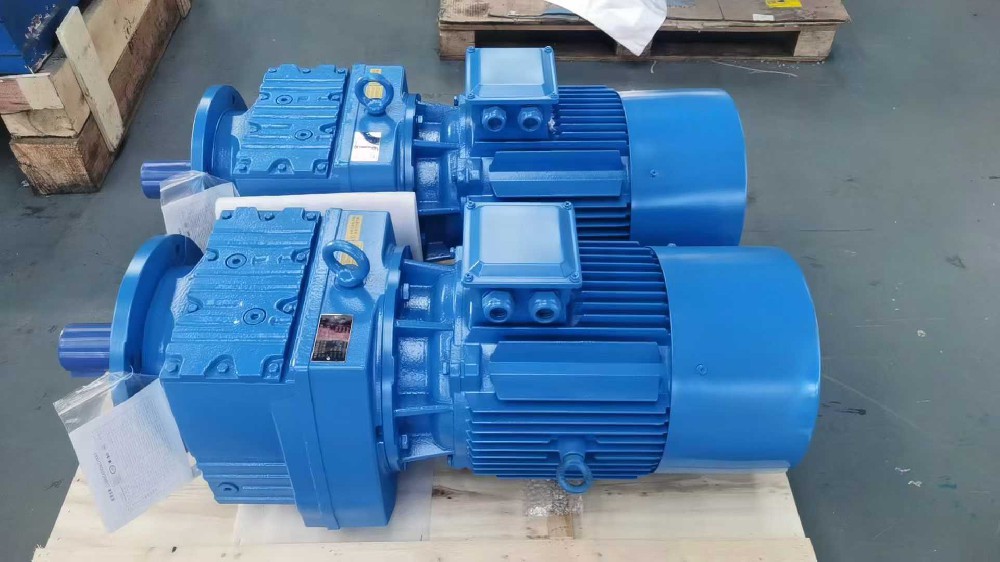 TRF108搅拌减速机 R87卧式底座式减速箱