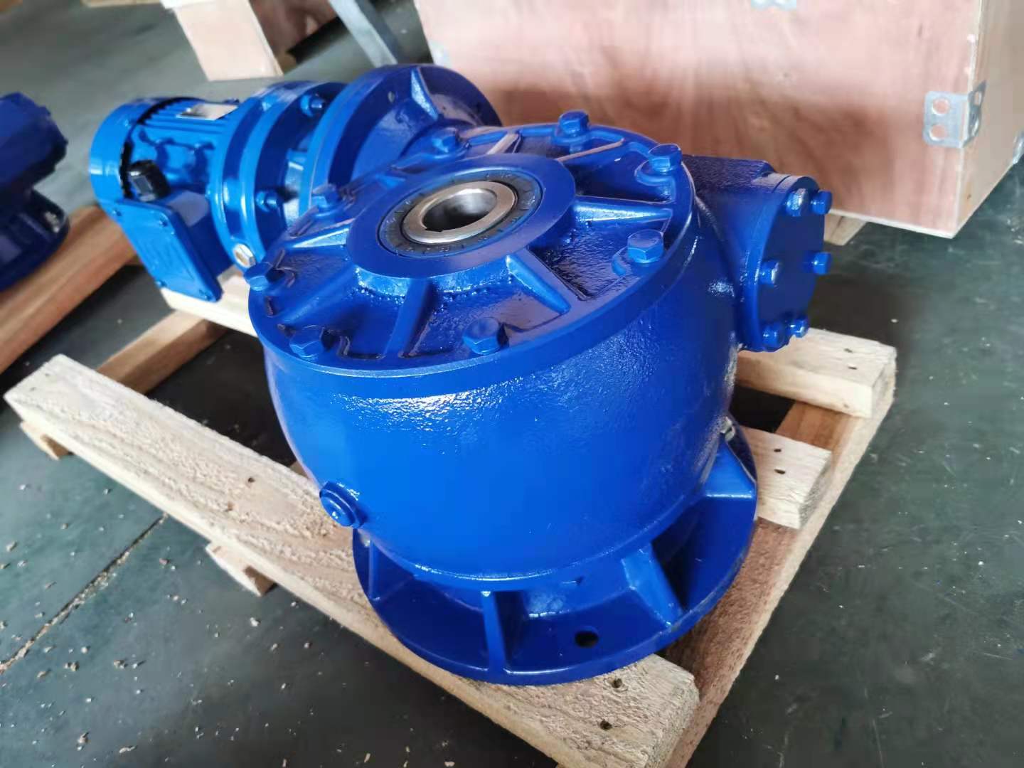 可调式滚轮架减速机